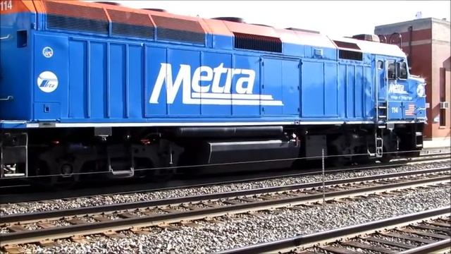 Metra F40PH 114 at Downer's Grove смотреть онлайн