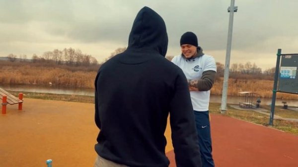 Бородатый зарубился с ММАшником