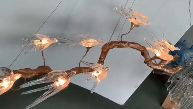 Подвесная люстра с хрустальными птичками на производстве смотреть онлайн