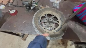 Ремонт переднего колеса ЭлектроСамокат. Как добраться до камеры.Kugo