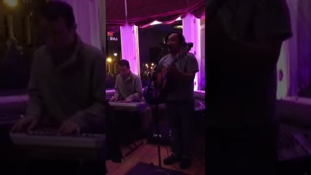 Andy Chung Plays Now Westlin Wind смотреть онлайн