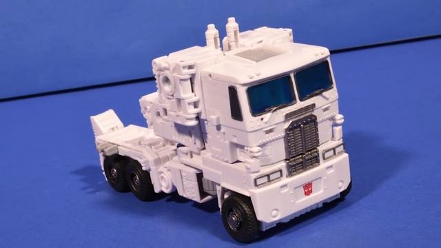 Transformers: War for Cybertron - Kingdom - Ultramagnus - Hasbro - Recensione смотреть онлайн