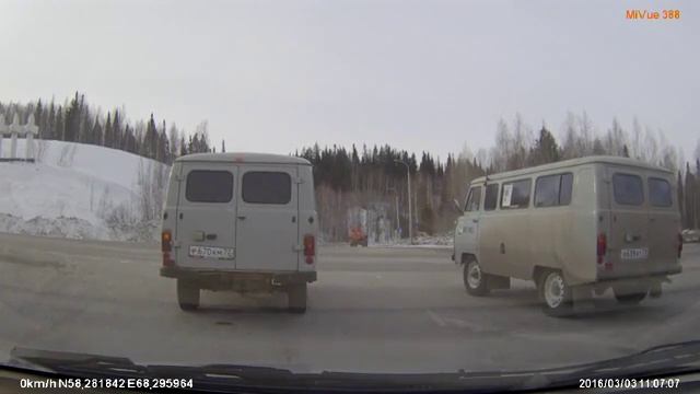 FILE5470 Тобольск Менделеевская развязка Уазика справа непонятно чего хочет смотреть онлайн