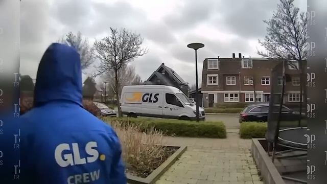 50 WEIRDEST THINGS EVER CAUGHT ON SECURITY CAMERAS & CCTV! смотреть онлайн