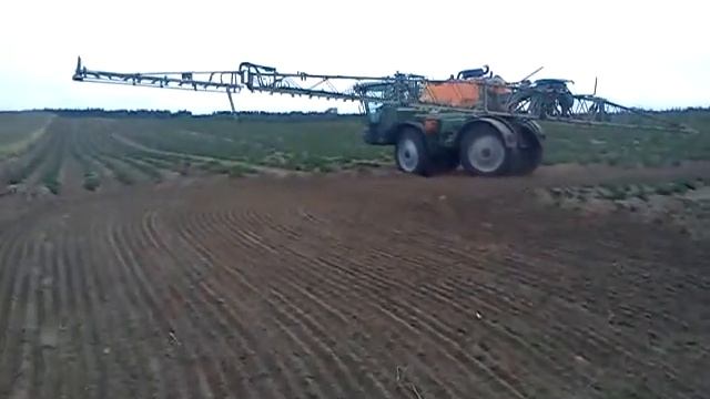 Amazone Pantera 4001 - oprysk na ziemniaki смотреть онлайн