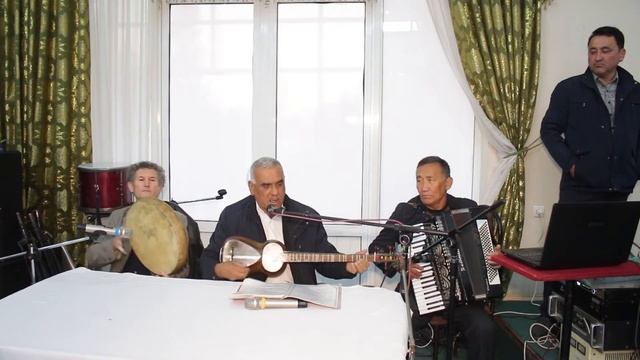 "Гулни ёдингдан чиқарма токи сўлмасдан бурун"-Аҳмаджон Худойқулов жонли ижро. смотреть онлайн