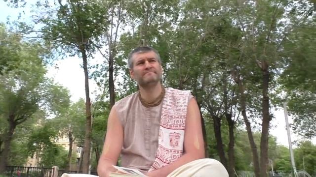 Превью Изучение песенника с Лока-павана Гаура прабху 04.06.2015г. Магнитогорск смотреть онлайн