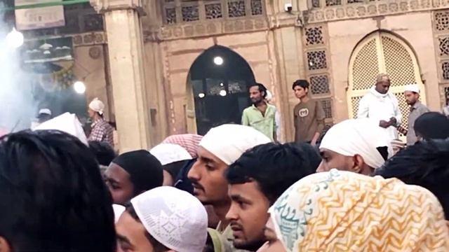 Ahmedabad Shah-E-Alam darga loban #allahkebande#dargah #loban смотреть онлайн