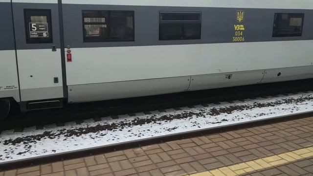 Отправление ЧС8 с вагонами МПЛТ в депо УЗШК смотреть онлайн