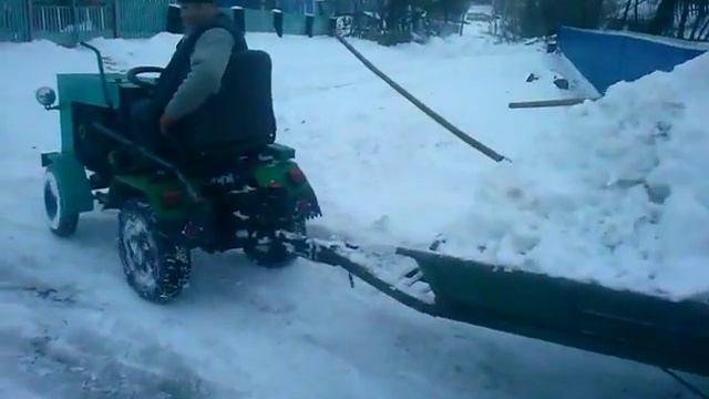 ВИВИЗИНЯ СНІГА МОТОТРАКТОРОМ смотреть онлайн