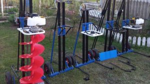 Бурим при помощи бензобура и телескопического шнека на глубину 2,3м.