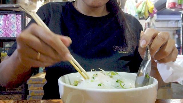 Pork Intestine Soup With Glass Noodle - Cost $1.50 For My Breakfast смотреть онлайн