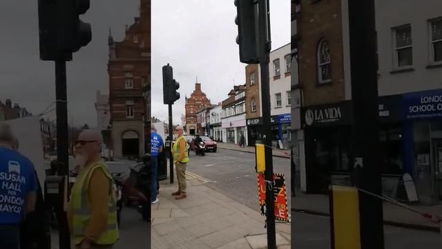 Enfield - Anti ULEZ and Anti PPM camera block demo - video by Lisa Prager - 16th March 2024 смотреть онлайн