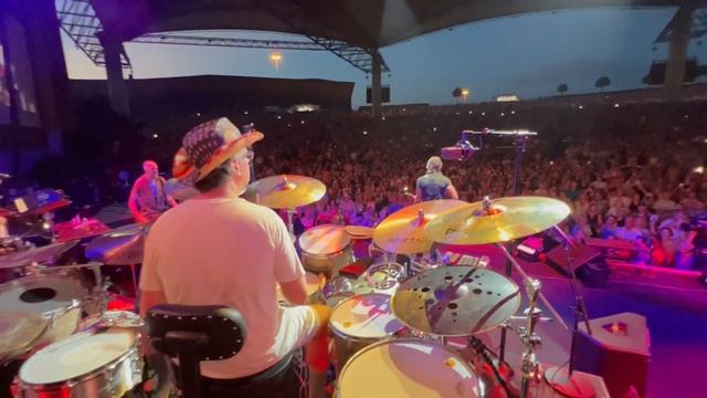 Kenny behind set w/ Keith Urban смотреть онлайн
