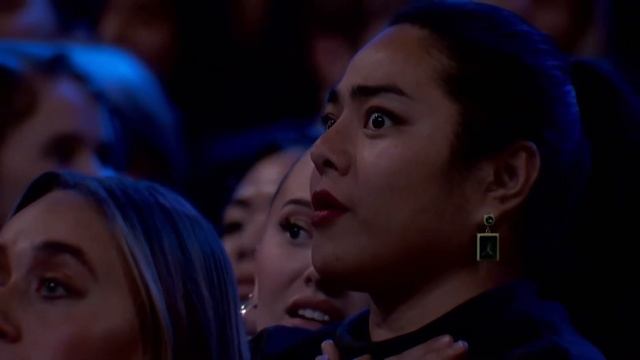 НЕВИДИМЫЙ Фокусник Олив ВЫВОДИТ Судей ИЗ СЕБЯ! | Прослушивания | AGT 2024 (RUS Озвучка) смотреть онлайн