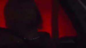 Ее бокал полон XO