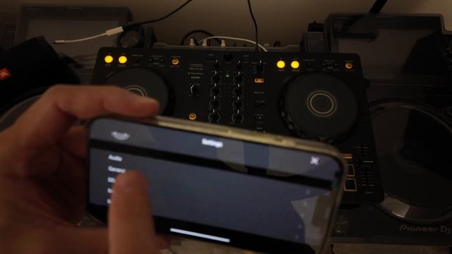 Bluetooth on the Pioneer DJ DDJ-FLX4 смотреть онлайн