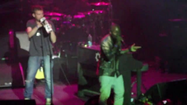 Damon Albarn (Chile)- Clint Eastwood (Gorillaz) смотреть онлайн