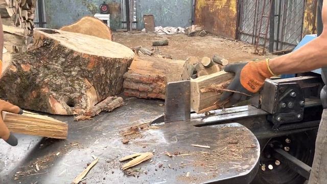 🌳🌳🌳Гарна рубка дров Дровоколом🌳🌳🌳 смотреть онлайн