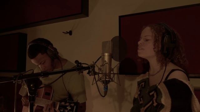 Izzy Withers - 17 (Mahalia cover) смотреть онлайн