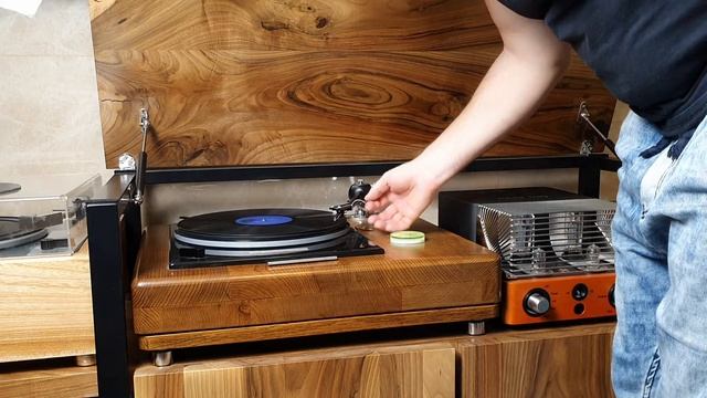 Lenco L75 classic vs Lenco L75 upgrade . смотреть онлайн