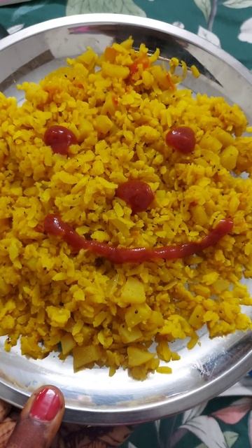 Poha vs Maggie apko kya psnd h #poha or #maggi #shorts #youtubeshorts смотреть онлайн