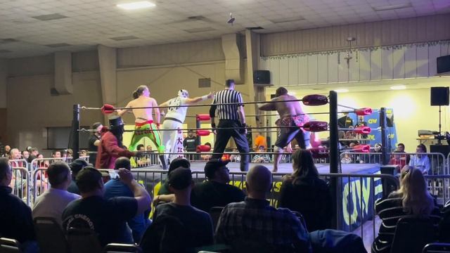 The Great Tiger vs Josh Morris vs Papa Dingo vs Kenny Urban смотреть онлайн