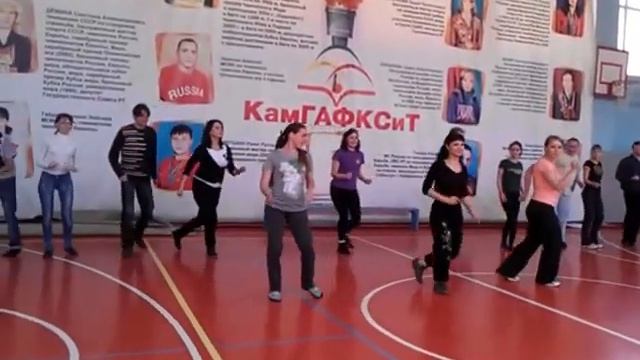 ТАНЕЦ ГРУППЫ "БАТАРЕЙКА" АФК гр.45 смотреть онлайн