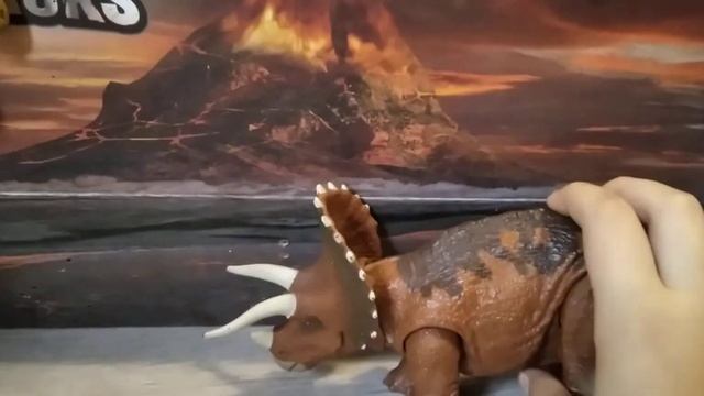 Обзор на Трицератопса от MATTEL смотреть онлайн