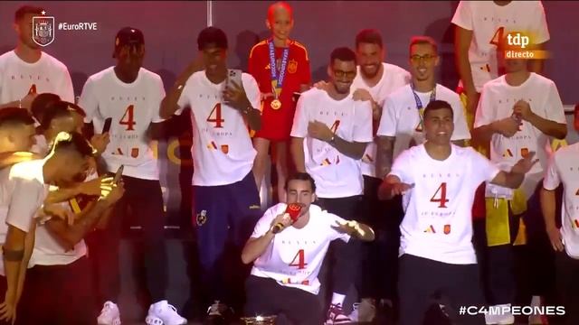 Кукурелья стал звездой сборной Испании🇪🇸 не только на поле #spain #music #euro2024 #cucurella смотреть онлайн