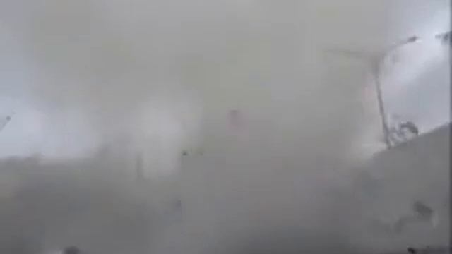 Ага та погода жесть але люди живі...? смотреть онлайн