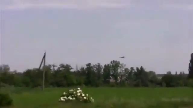 Украина Идет бой за аэропорт в Донецке В небе вертушки и истрибители Видео Славянск,Луганск смотреть онлайн