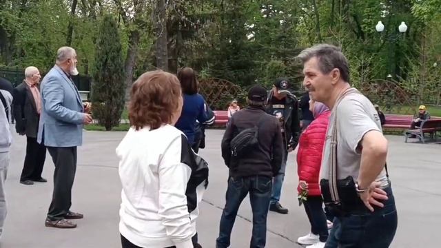 ХАРЬКОВ ТАНЦЫ 💃🕺ОЙ, КУМА, ТЫ КУМУШКА, ОЗОРНАЯ 😊 ДУМУШКА 20.04.2024 смотреть онлайн