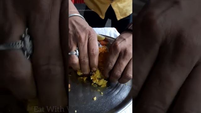 उज्जैन की फेमस दाल बाफला थाली Only 180rs Hotel Sai Palace Mangalnath | Dal Bati | Ujjain Food смотреть онлайн