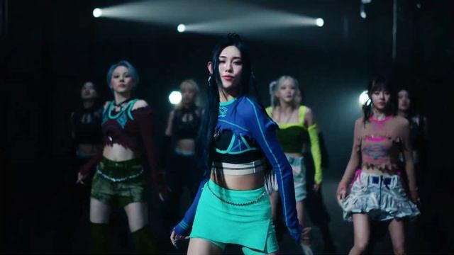 [4K 60FPS] EVERGLOW 에버글로우 'SLAY' MV смотреть онлайн