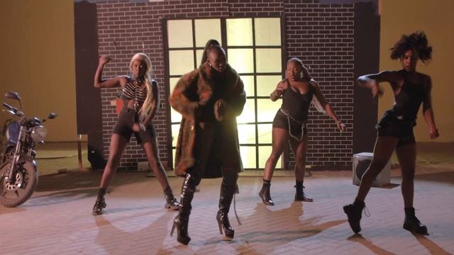 Davillah S - Piny Malo (Official Video) смотреть онлайн
