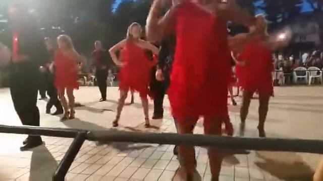 Saggio amatoriale della salsa. Scuola di ballo Suēgno Latino di Pesaro 2017. смотреть онлайн