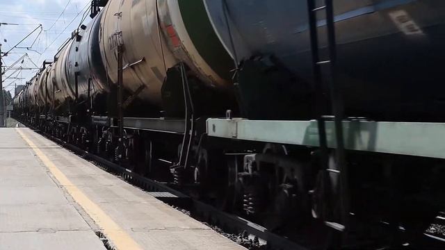 ВЛ80С-2604 С Грузовым поездом смотреть онлайн