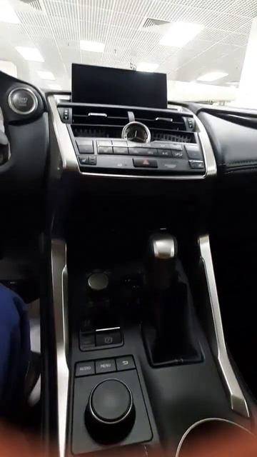 Lexus NX200 смотреть онлайн