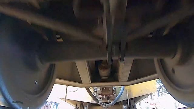 Bangladesh Railway. Camera Under Train. Runs Over My Camera / Камера под поездом. Дакка Бангладеш смотреть онлайн