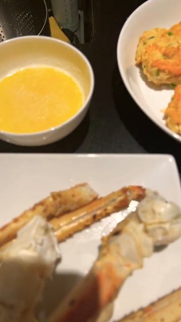 Alaskan King Crab🦀 w Garlic Butter and Home Made Cheddar Biscuits🥯 #StewartConspiracy смотреть онлайн
