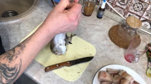 Как правильно почистить минтай берите на заметку