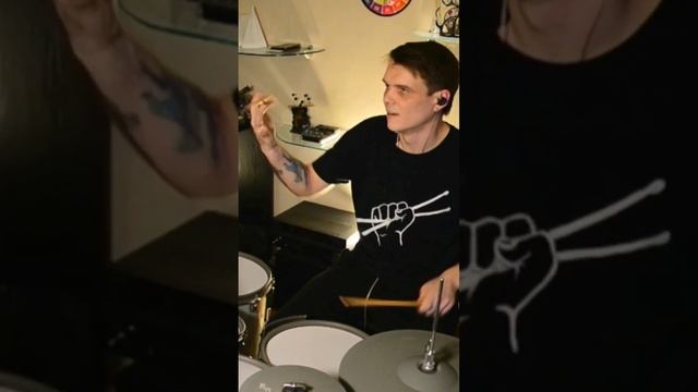 EF Note + Addictive Drums смотреть онлайн