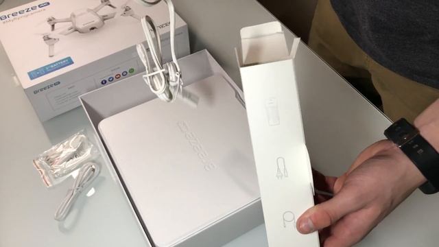 Yuneec Breeze 4k Unboxing and Review смотреть онлайн