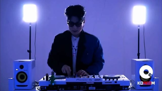 When I get old - Christopher, CHUNG HA (크리스토퍼, 청하) DJ AKINS Remix смотреть онлайн