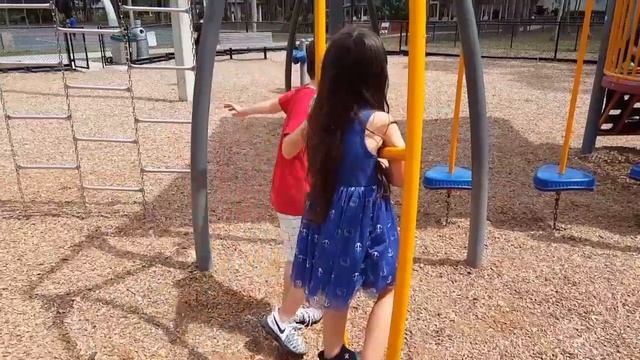 Carly shows Tristan how to have fun at the park! смотреть онлайн