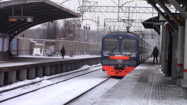 ЭД4М-0266 и ЭД4М-0290, платформа Маленковская смотреть онлайн