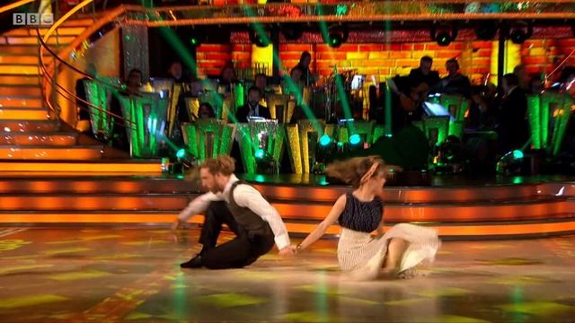 Seann Walsh & Katya Jones Quickstep to 'Lightning Bolt' by Jake Bugg - BBC Strictly 2018 смотреть онлайн