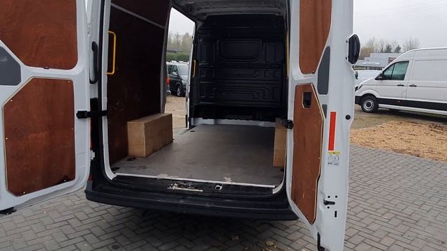 Volkswagen Crafter CR35 Panel van Trendline MWB 140 PS 2.0 TDI 6sp Man FWD смотреть онлайн