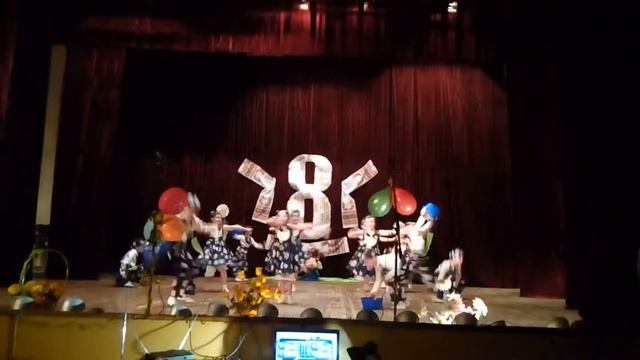 КЭТ "Бамбино" номер "Утро во дворе" смотреть онлайн